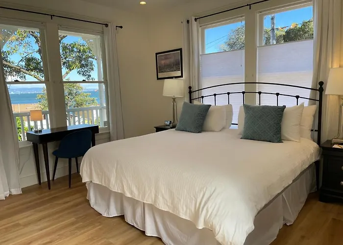 Best Waterfront Hotels in Sausalito, California