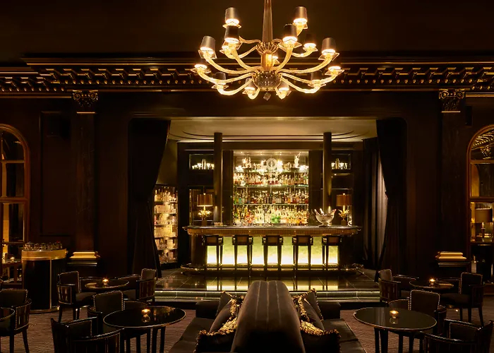 Top Hotels Close to Dstrkt London for Nightlife Lovers