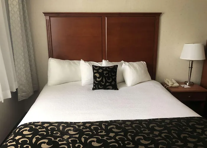 Best Hotels in Waterville Maine