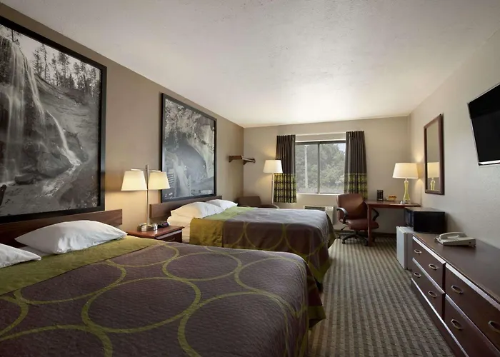 Best Hotels on Fremont Street for Vibrant Experience