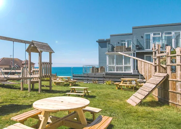 Best Hotels Near Crantock Beach