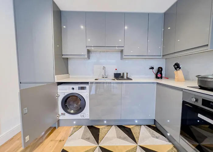 Top Hotels on Finchley Road