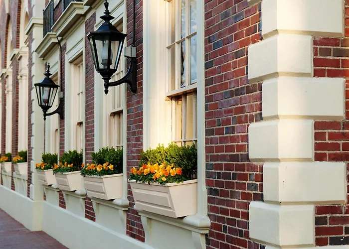 Top Hotels in Boston's Tranquil Suburbs