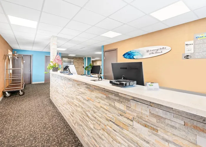 Best Hotels Near Vibrant Wildwood Boardwalk