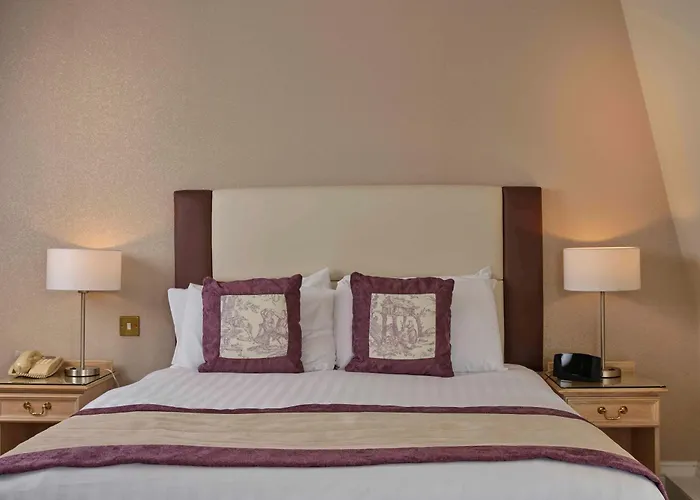 Top Torquay Hotels Offering Poolside Indulgence