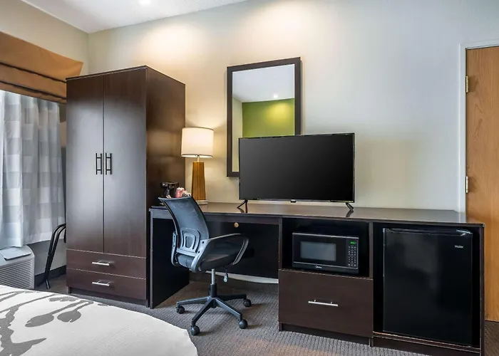 Top Hotels Near Henderson Beach State Park