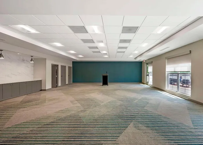 Top Hotels Around Greater Richmond Convention Center