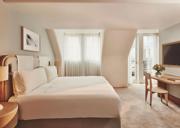 Top-Rated Hotels with Triple Rooms in London