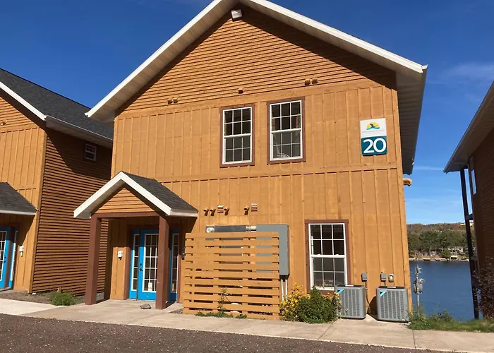 Top Houghton Hotels for Your Upper Peninsula Stay