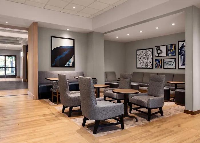 Top Hotels Close to Orlando Airport