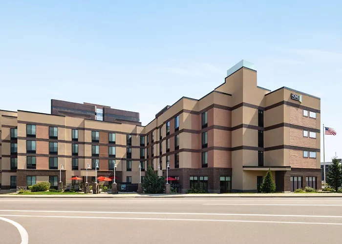 Top Hotels in Lakewood, Colorado