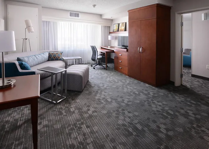 Best Hotels Near Pearland, Texas