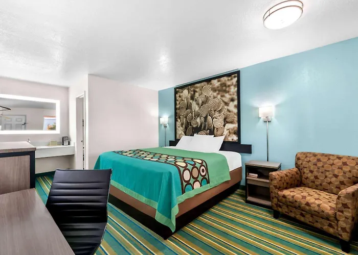 Top Hotels in Pleasanton, Texas