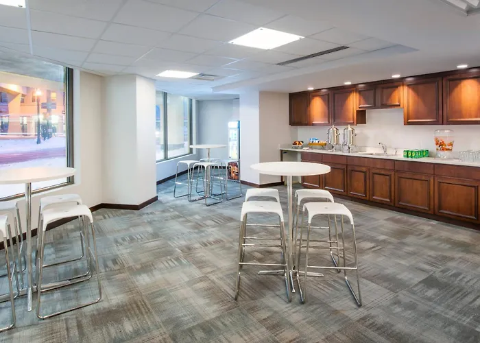 Premier Hotels in Syracuse, New York