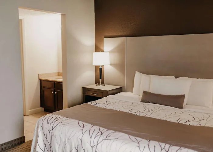 Best Hotels in Bloomington Illinois