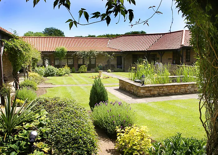 Top Hotels in Scarborough with Swimming Pools