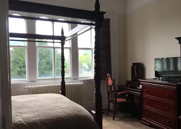 Top Hotels in Llanrwst for Your Unforgettable Stay