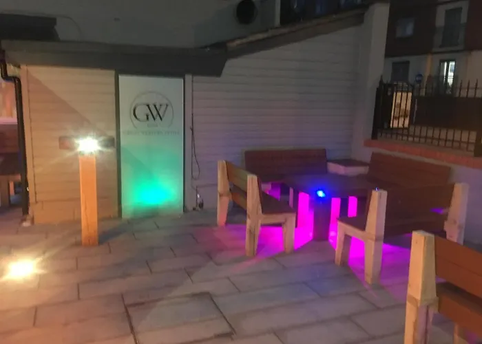 Top-Notch Accommodation in Swindon's Heart