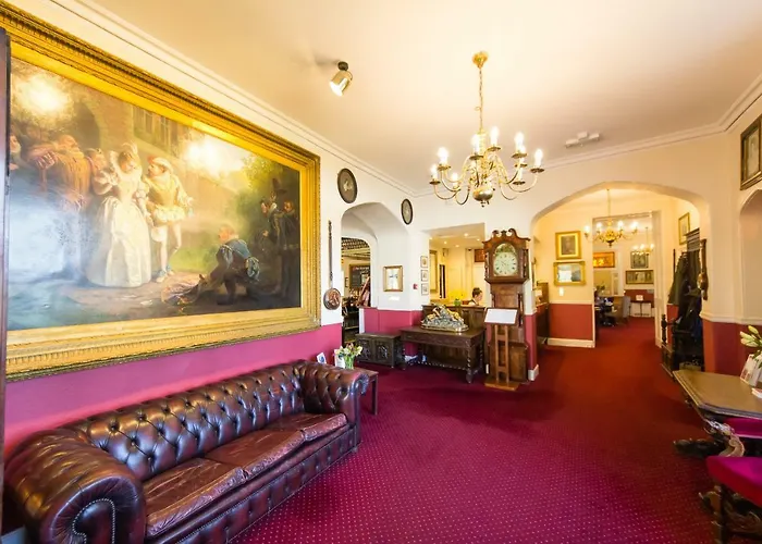 Top Hotels Near Yelverton for a Delightful Vacation