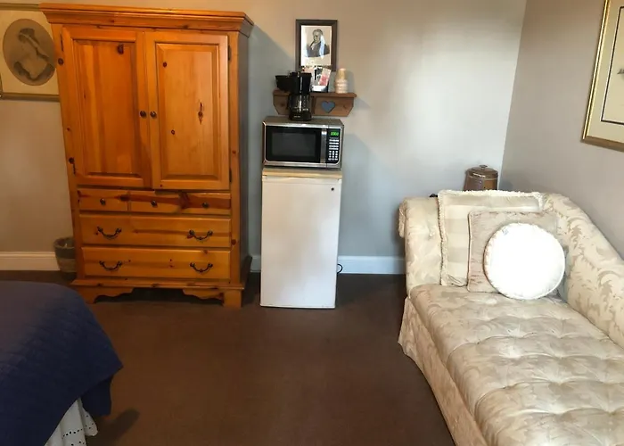 Top Bardstown Hotels for Bourbon & Southern Hospitality